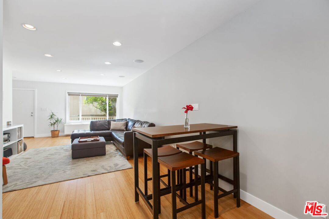8025 Redlands Street, Unit 29 Playa del Rey, CA 90293 - Photo 9 of 33 Gallery Image 9
