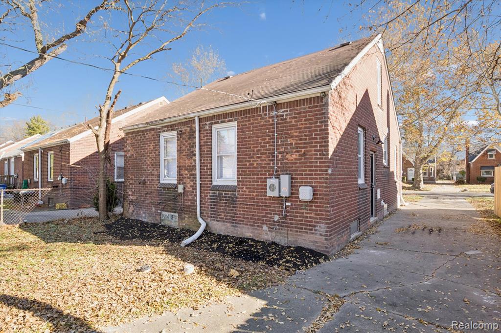 11285 Lakepointe Street Detroit, MI 48224 - Photo 28 of 32
