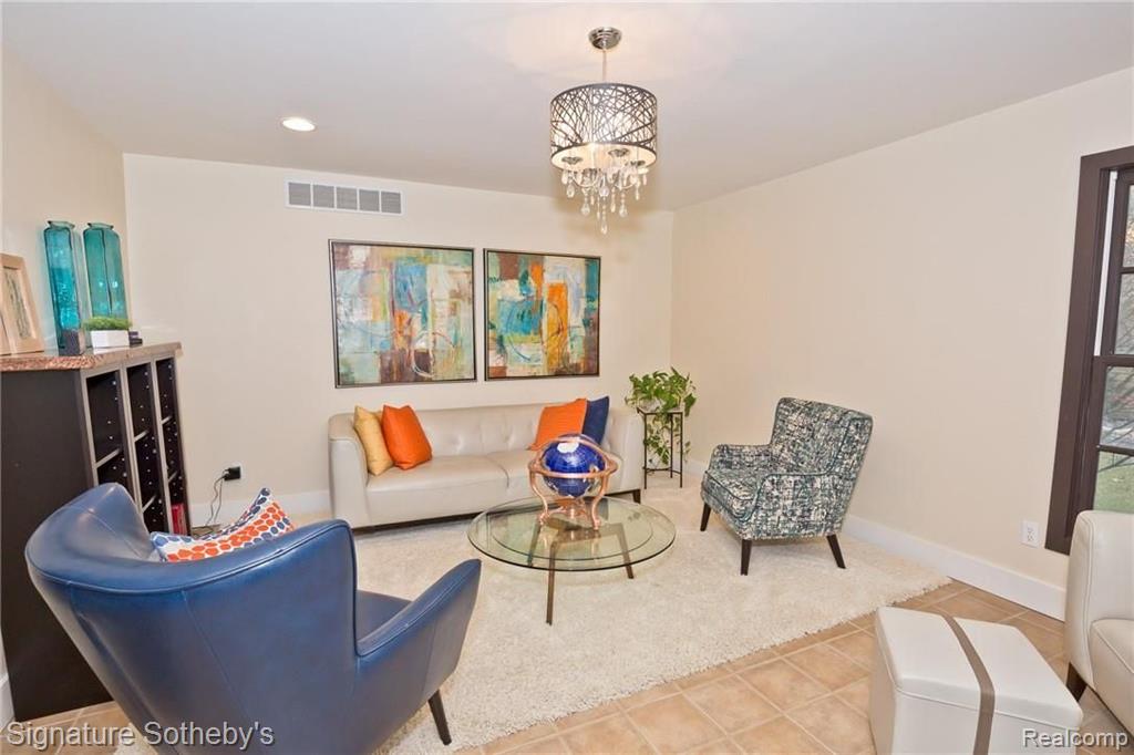 32370 Lahser Road Beverly Hills, MI 48025 - Photo 9 of 42
