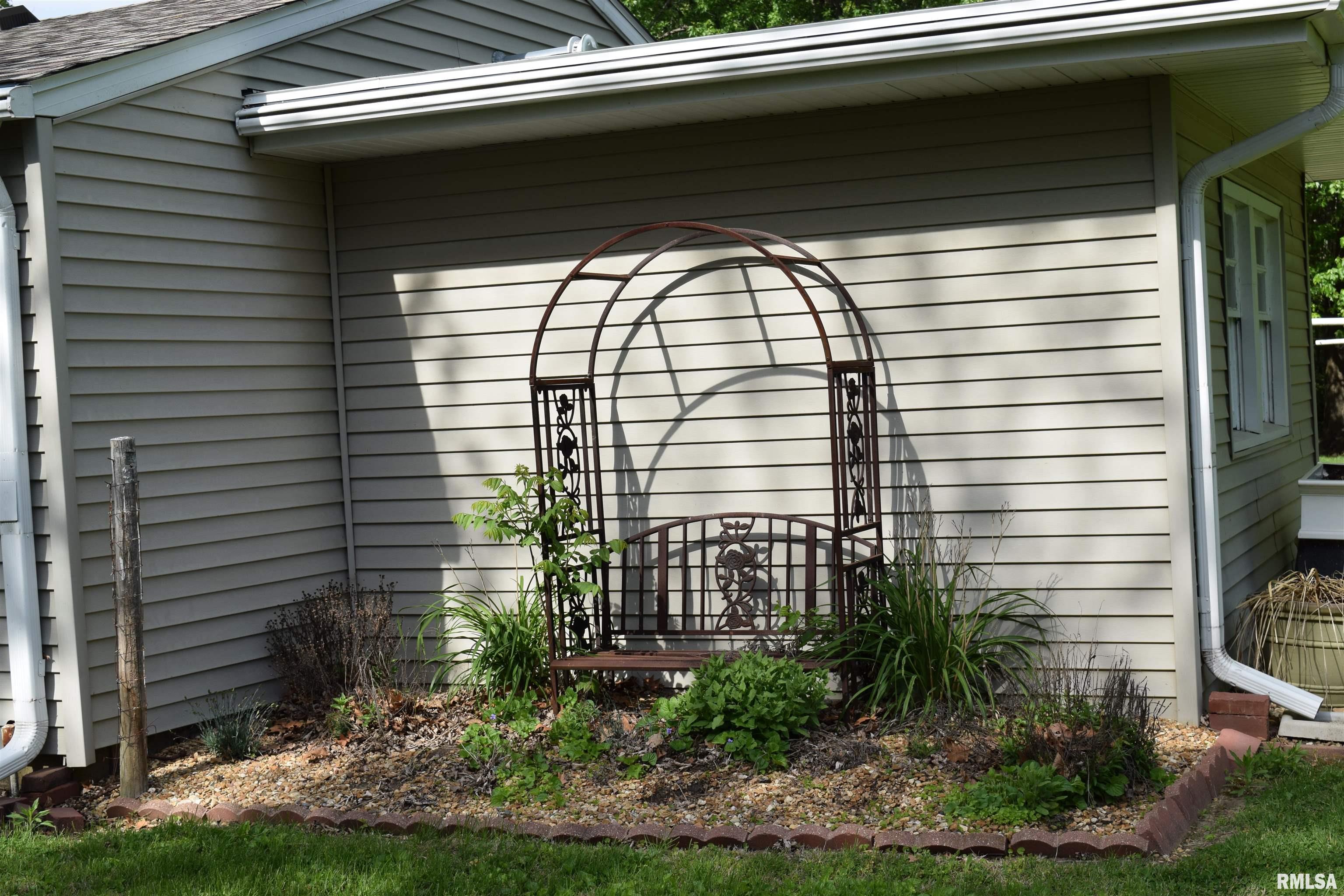 16279 East Cherokee Road Cuba, IL 61427 - Photo 34 of 36