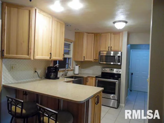 $349,000 | 16279 East Cherokee Road, Cuba, IL 61427