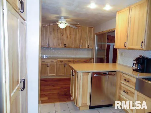 $349,000 | 16279 East Cherokee Road, Cuba, IL 61427