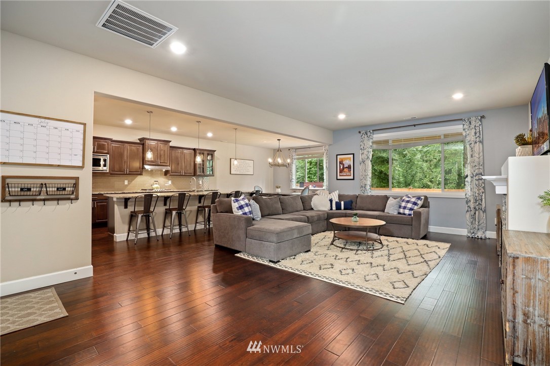 17819 33rd Avenue Southeast Bothell, WA 98012 - Photo 5 of 37 Gallery Image 5