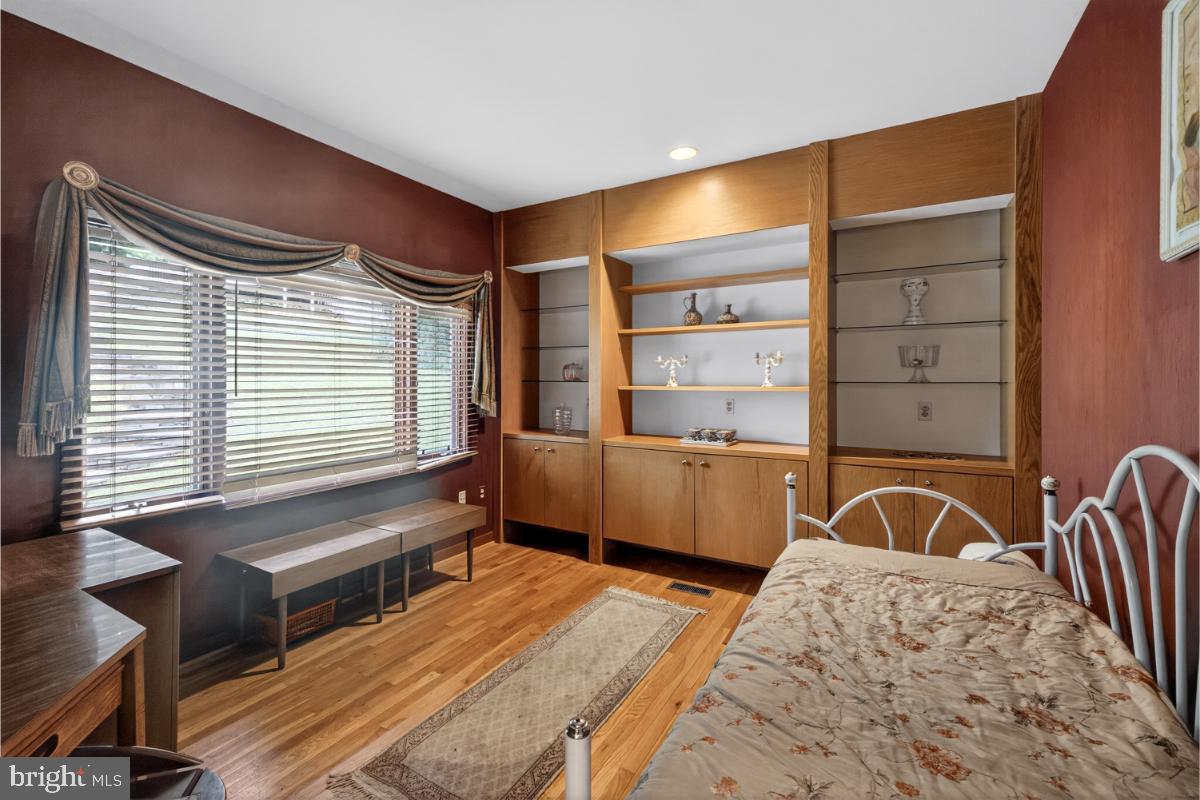 10320 Glen Road Potomac, MD 20854 - Photo 35 of 75