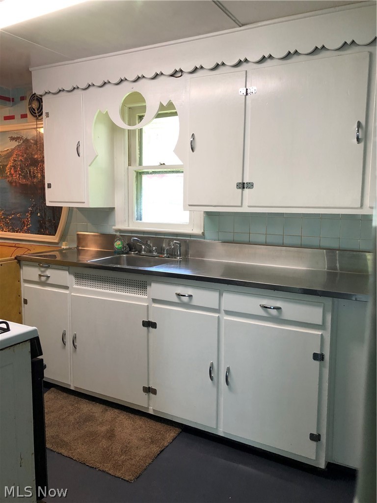 14484 Pease Road Maple Heights, OH 44137 - Photo 4 of 28 Gallery Image 4