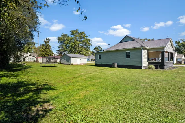 $225,900 | 401 West Grissom Avenue, Mitchell, IN 47446