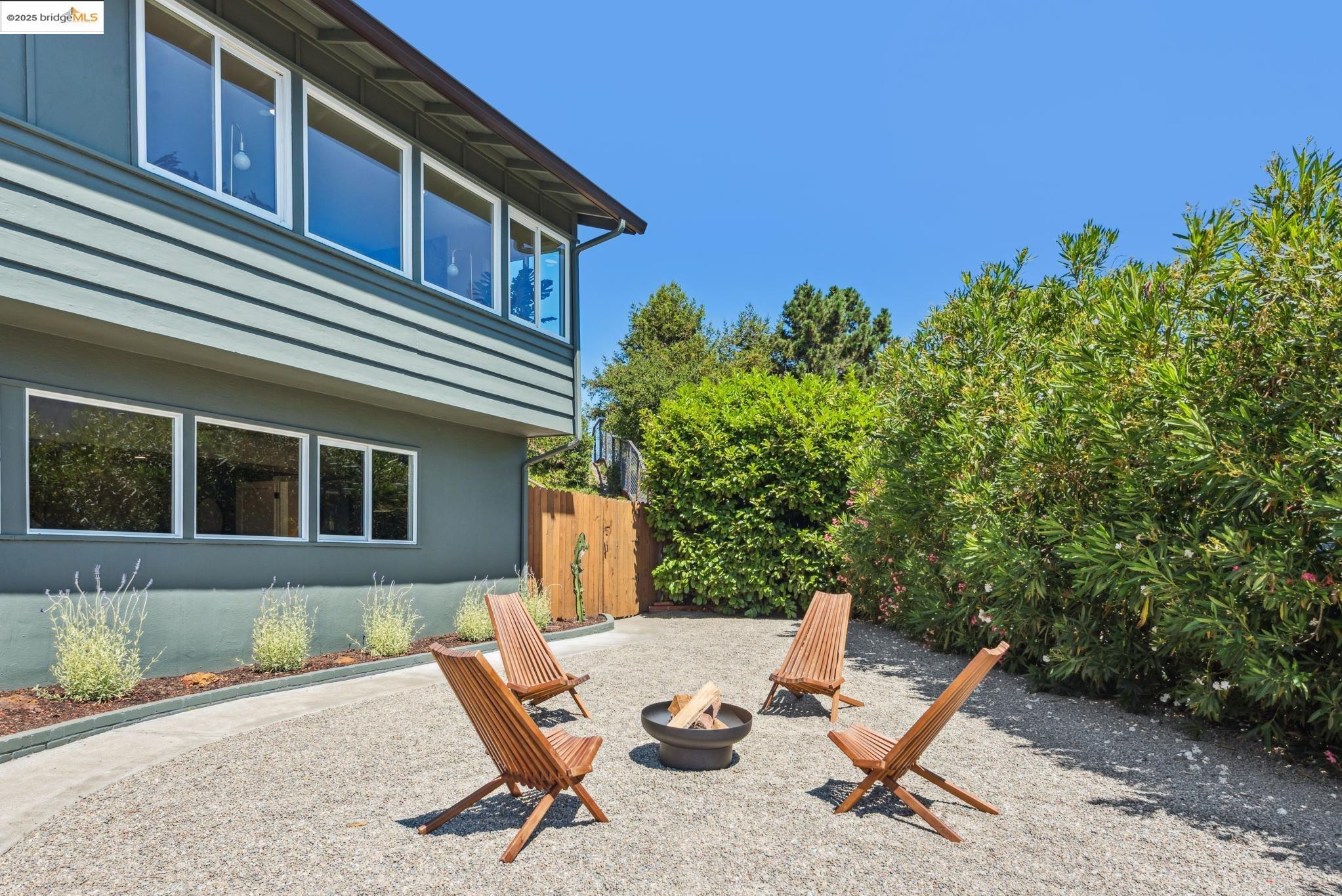 9 Yarmouth Court Oakland, CA 94619 - Photo 2 of 54