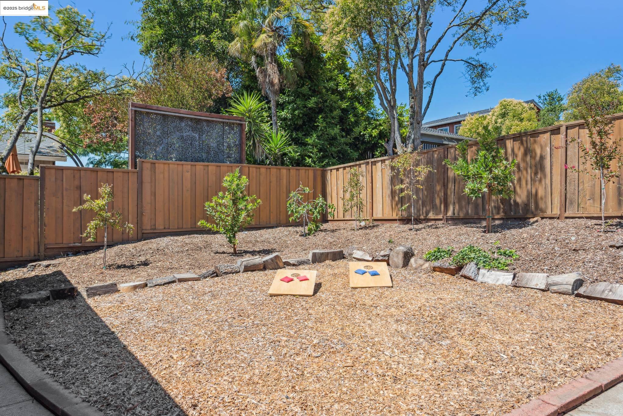 9 Yarmouth Court Oakland, CA 94619 - Photo 21 of 54