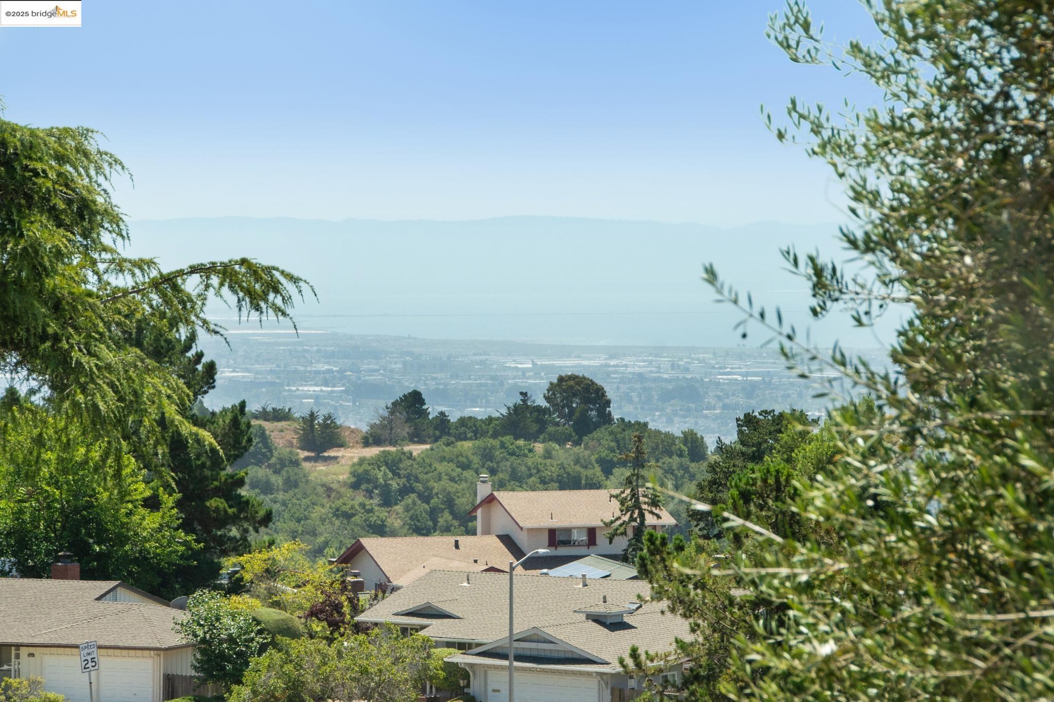 9 Yarmouth Court Oakland, CA 94619 - Photo 24 of 54