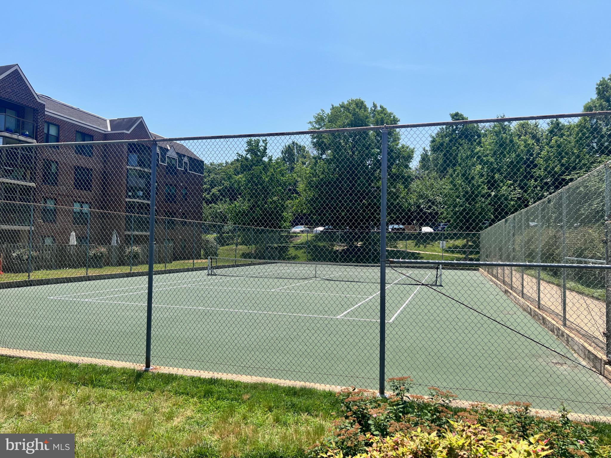 2100 Langston Boulevard, Unit 339 Arlington, VA 22201 - Photo 17 of 21 a view of a tennis court