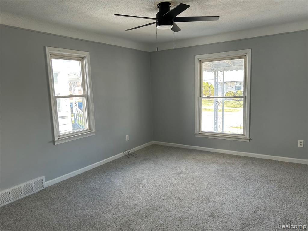 7546 Sterling Street Center Line, MI 48015 - Photo 2 of 29