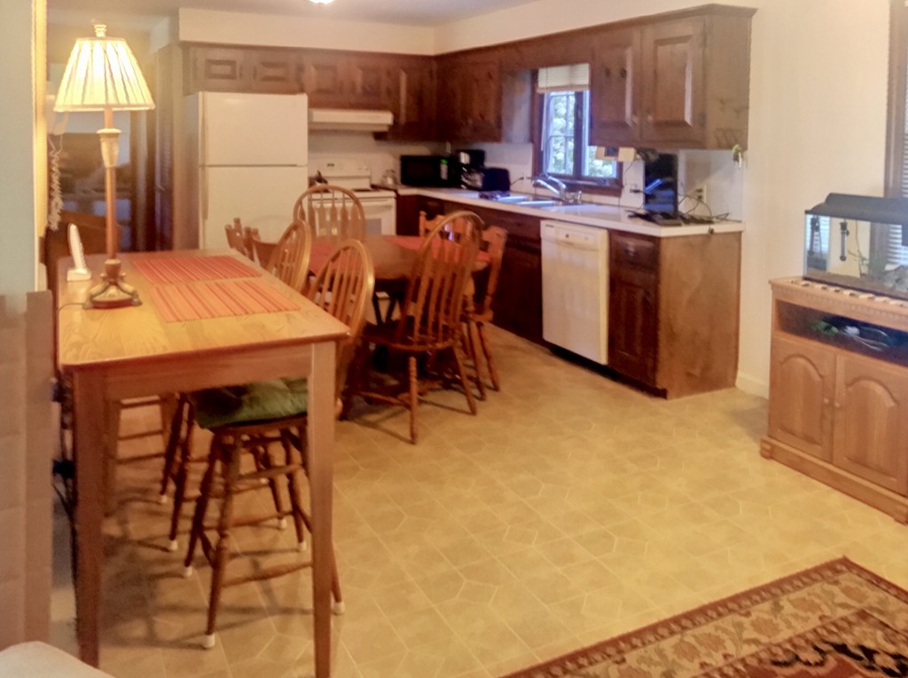 28 Robin Ridge Drive Agawam, MA 01030 - Photo 6 of 25 Gallery Image 6