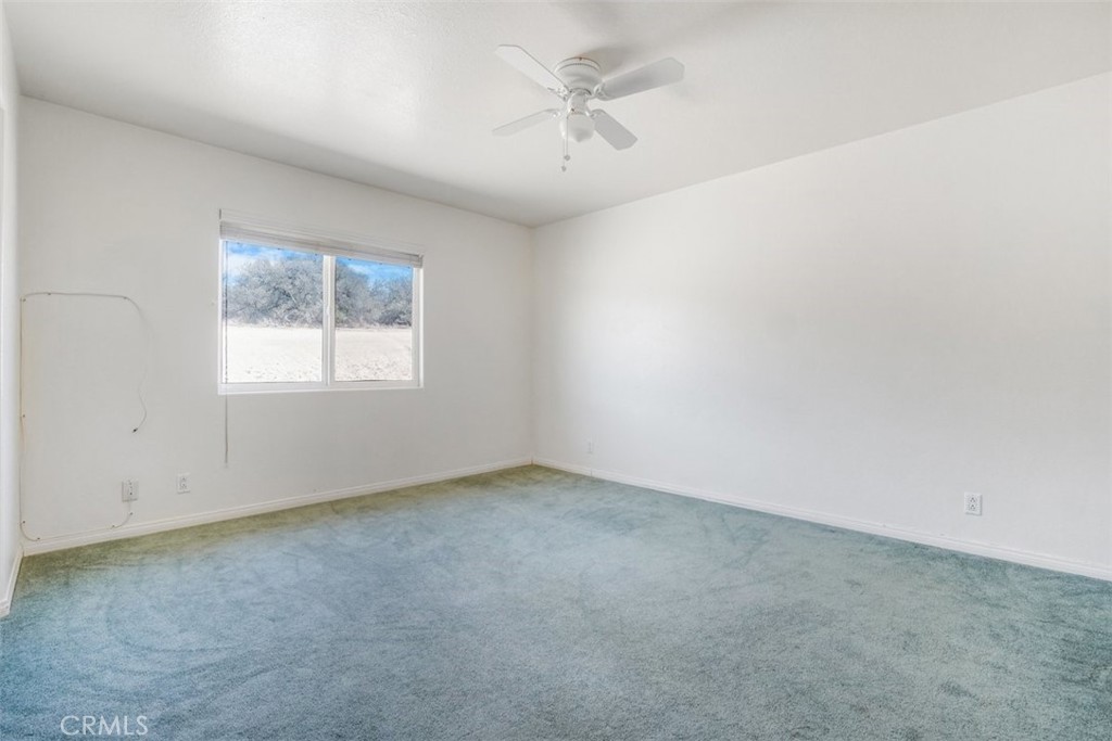 11221 Omelveny Road Oak Hills, CA 92344 - Photo 21 of 40 Bedroom #1