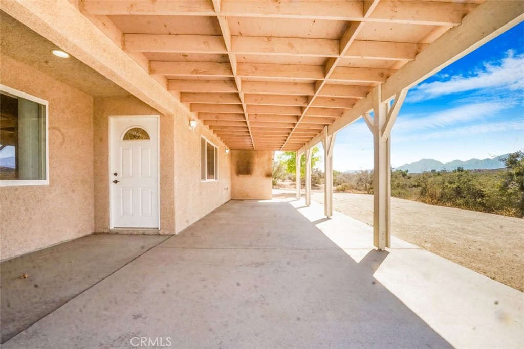 11221 Omelveny Road Oak Hills, CA 92344 - Photo 31 of 40 Front Patio