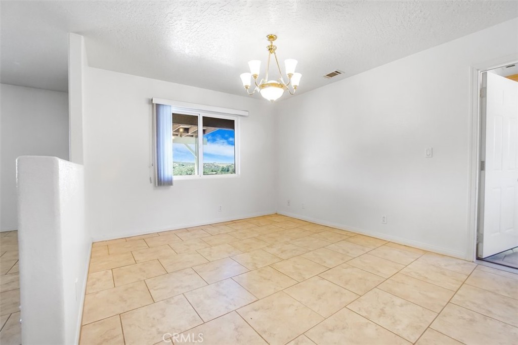 11221 Omelveny Road Oak Hills, CA 92344 - Photo 10 of 40