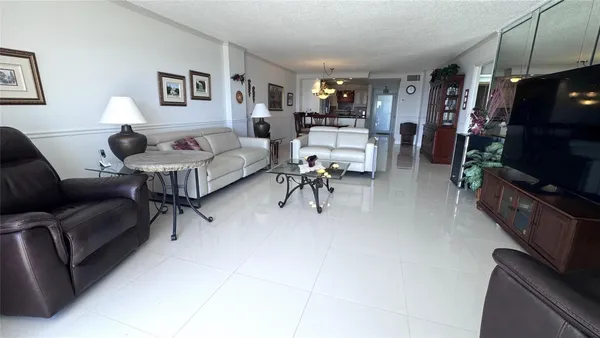 $3,800 | 328 North Ocean Boulevard, Unit 706, Pompano Beach, FL 33062