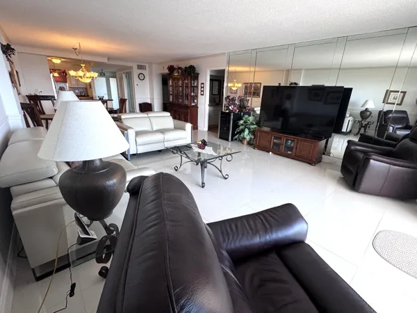 $3,800 | 328 North Ocean Boulevard, Unit 706, Pompano Beach, FL 33062