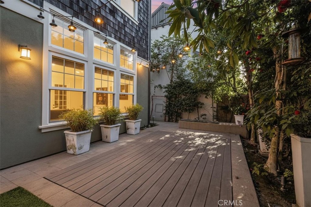 17271 Wareham Lane Huntington Beach, CA 92649 - Photo 5 of 37