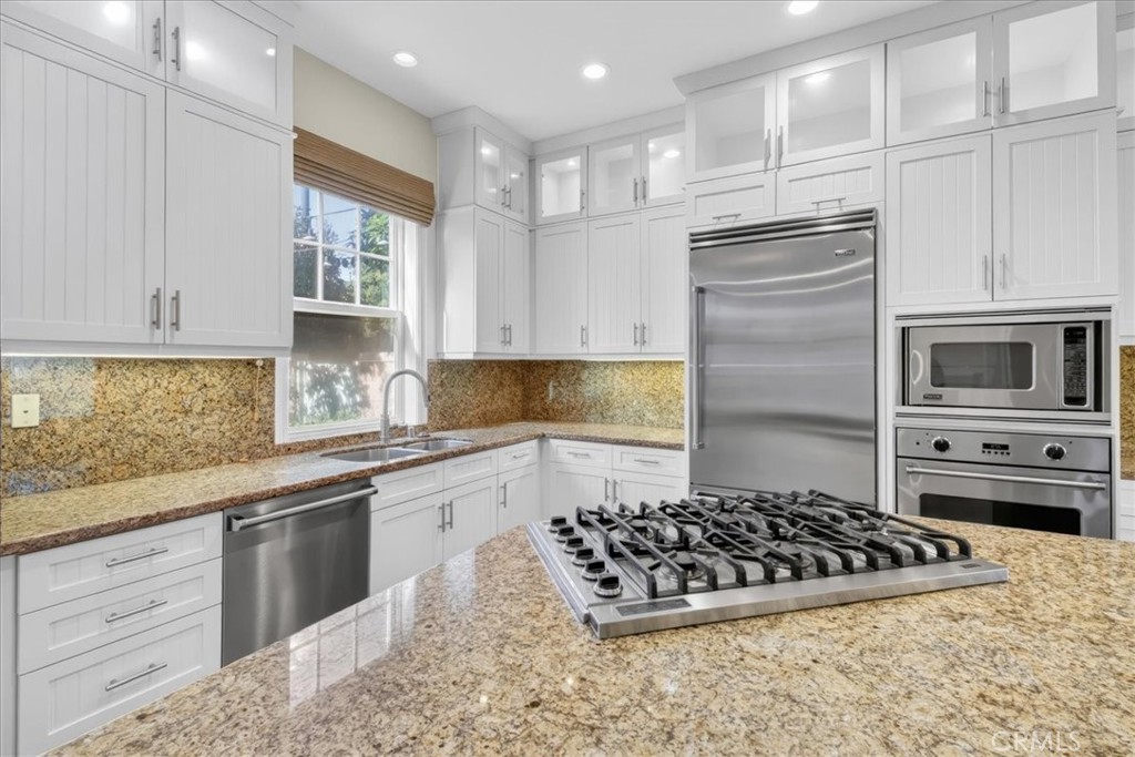 17271 Wareham Lane Huntington Beach, CA 92649 - Photo 8 of 37