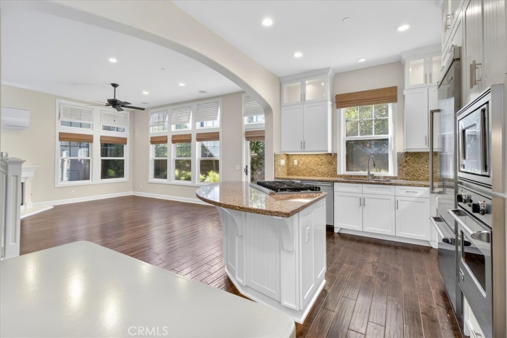 17271 Wareham Lane Huntington Beach, CA 92649 - Photo 10 of 37