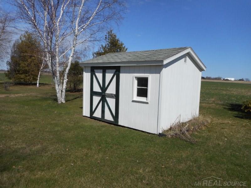 1899 East Deckerville Road Deckerville, MI 48427 - Photo 2 of 4
