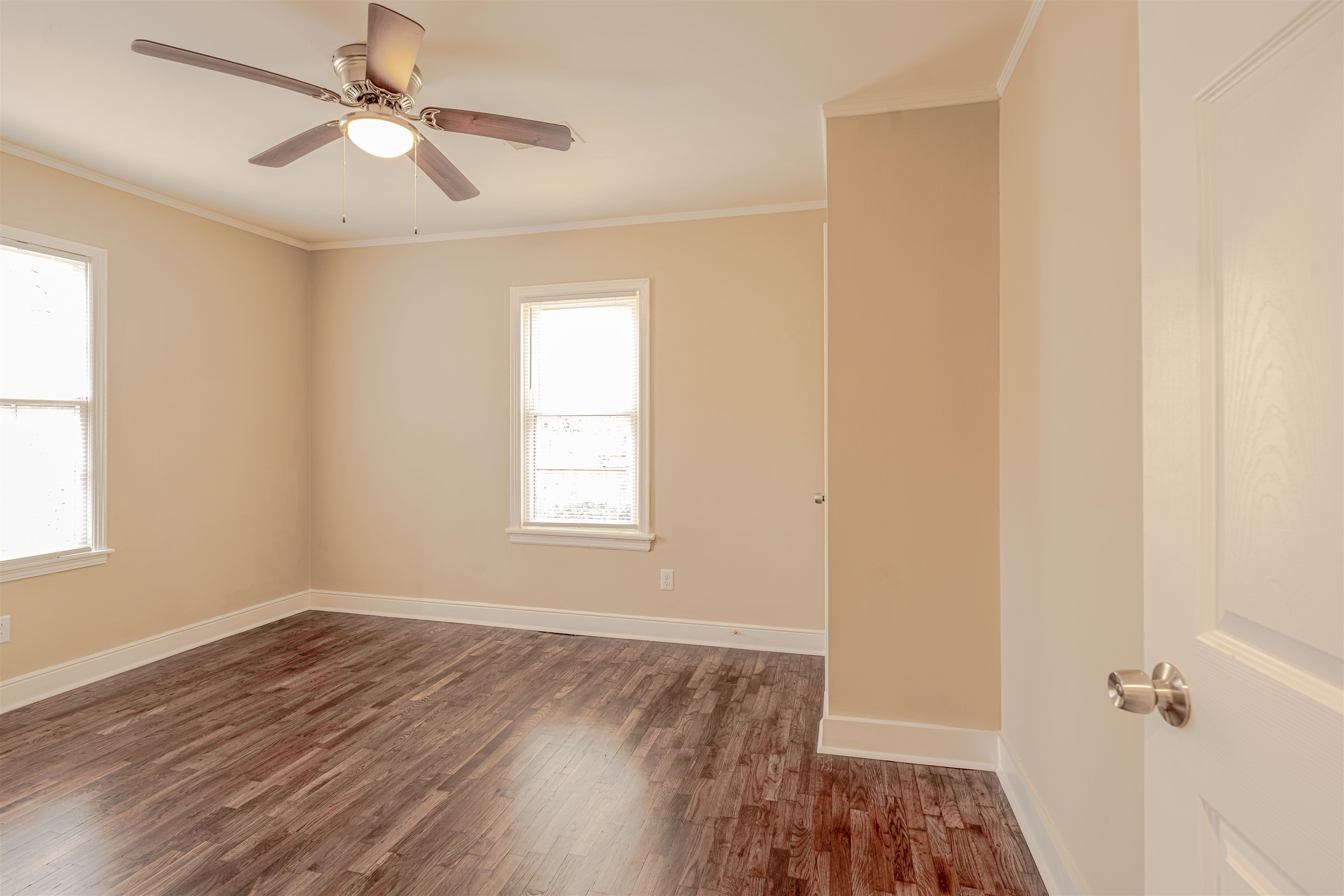 721 South Graham Street Memphis, TN 38111 - Photo 18 of 28 a view of empty room with wooden floor and fan
