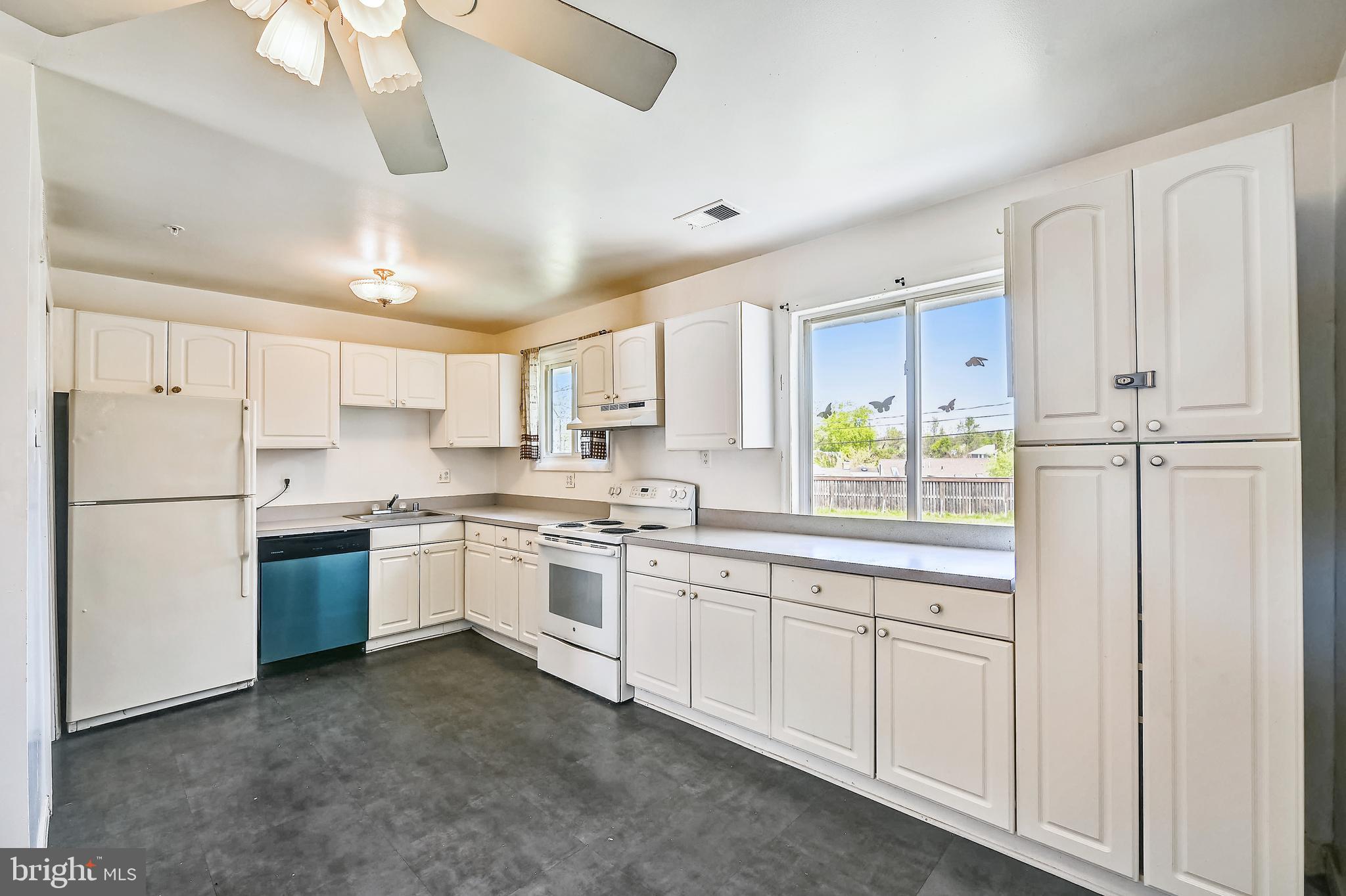 8606 Contee Road Laurel, MD 20708 - Photo 9 of 28 Kitchen