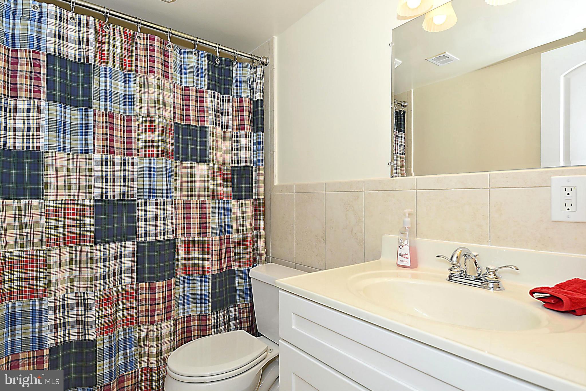10862 Bucknell Drive, Unit 101 Silver Spring, MD 20902 - Photo 17 of 28 Bath