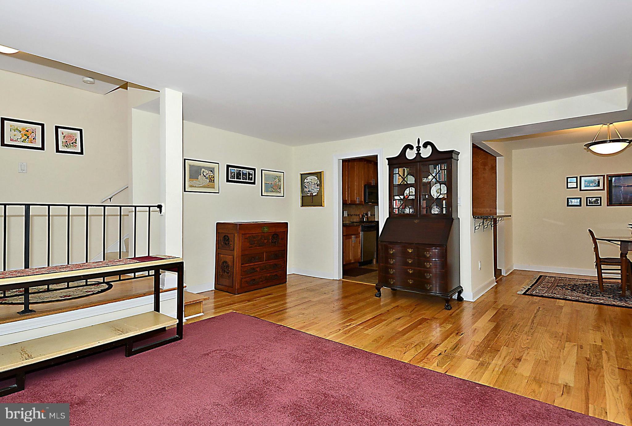 10862 Bucknell Drive, Unit 101 Silver Spring, MD 20902 - Photo 4 of 28 Living Room
