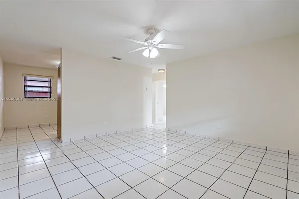 $2,200 | 1028 West 30th Street, Unit 1028, Hialeah, FL 33012