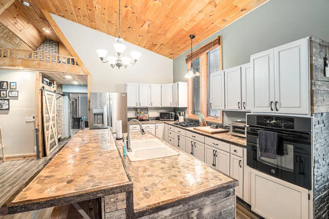 $373,000 | 323 South Truhn Road, Fowlerville, MI 48836