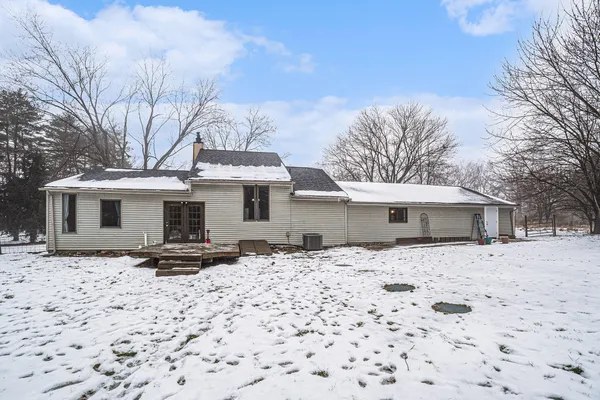 $344,500 | 323 South Truhn Road, Fowlerville, MI 48836
