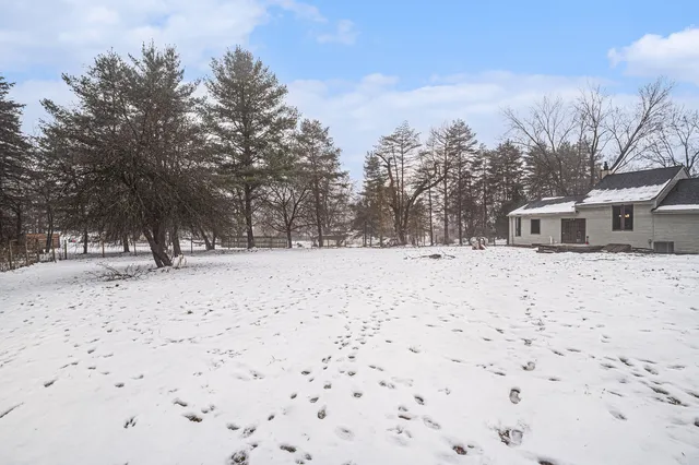 $373,000 | 323 South Truhn Road, Fowlerville, MI 48836