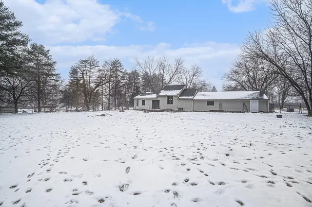 $373,000 | 323 South Truhn Road, Fowlerville, MI 48836