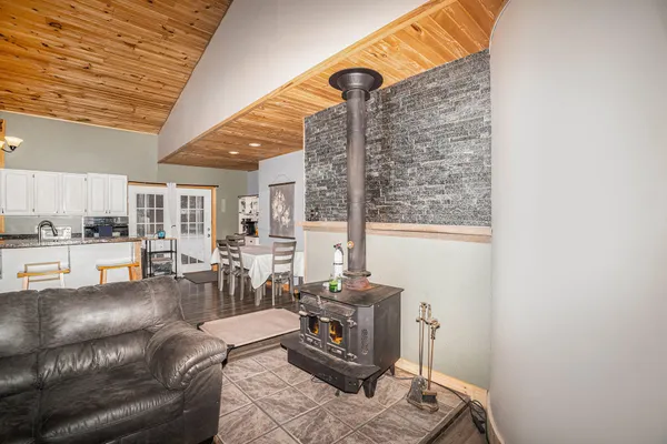 $344,500 | 323 South Truhn Road, Fowlerville, MI 48836