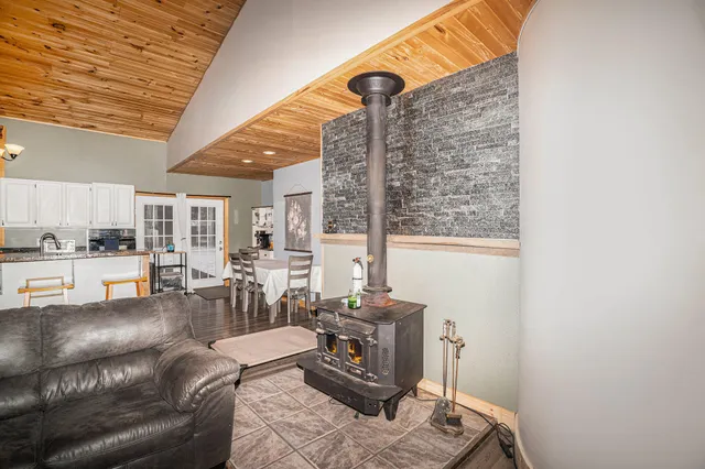 $373,000 | 323 South Truhn Road, Fowlerville, MI 48836