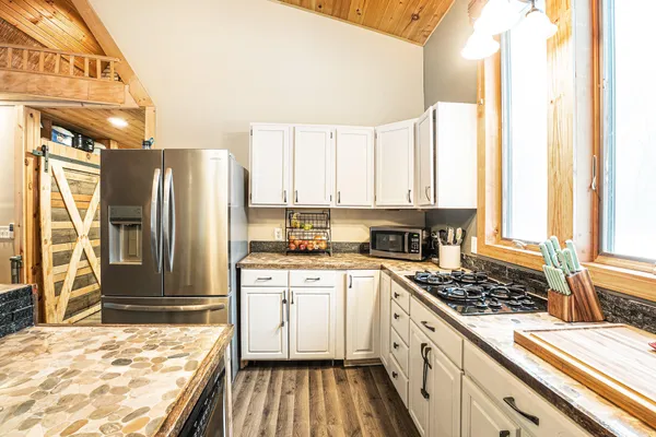 $344,500 | 323 South Truhn Road, Fowlerville, MI 48836