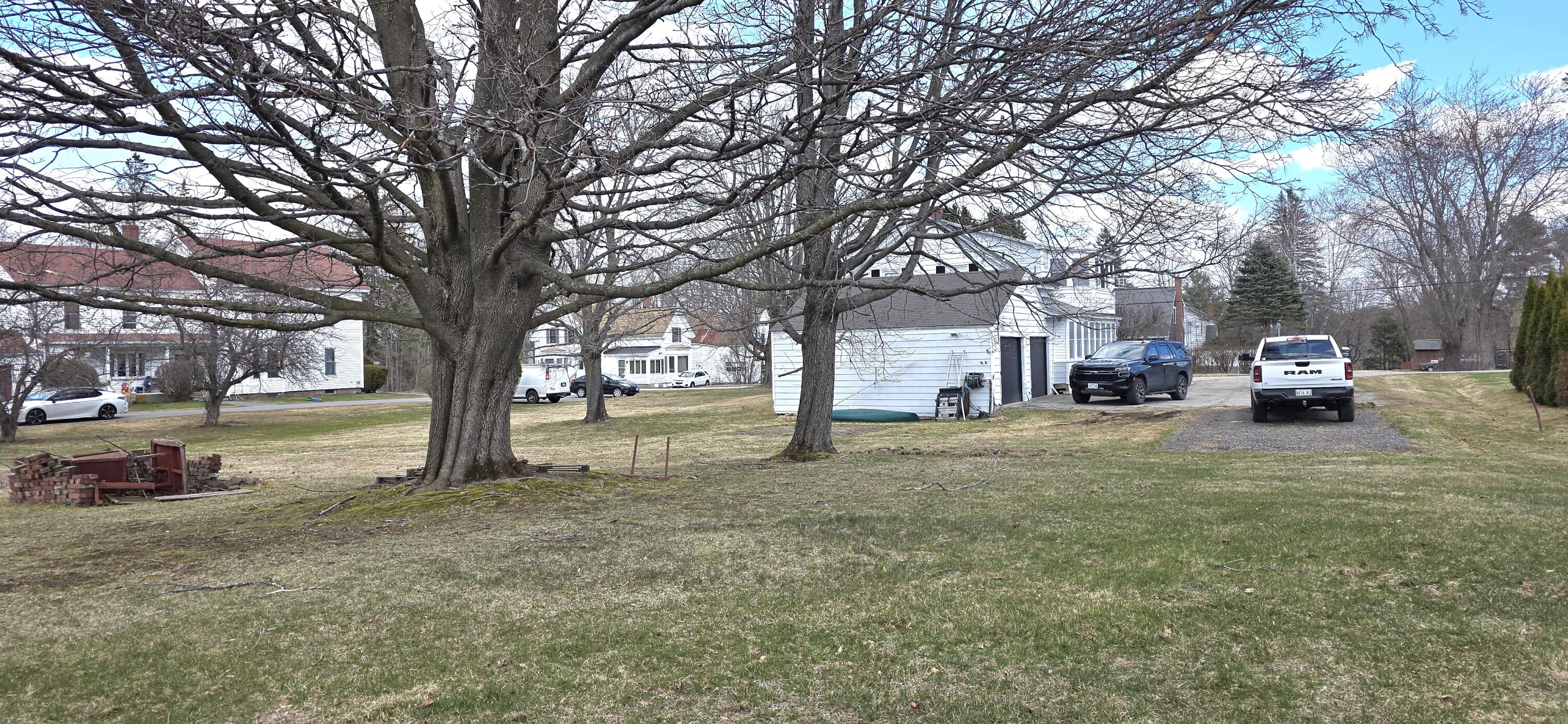 215 Cook Street Auburn, ME 04210 - Photo 5 of 29 20260411_144636