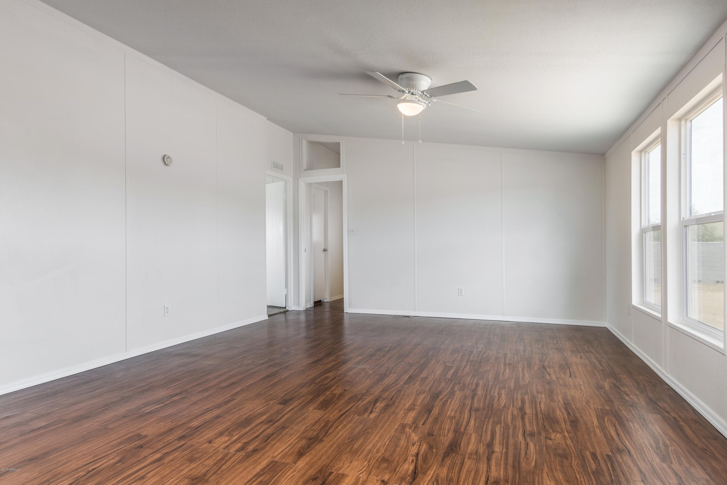806 East Maddock Road Phoenix, AZ 85086 - Photo 12 of 42 0016-Maddock (17)