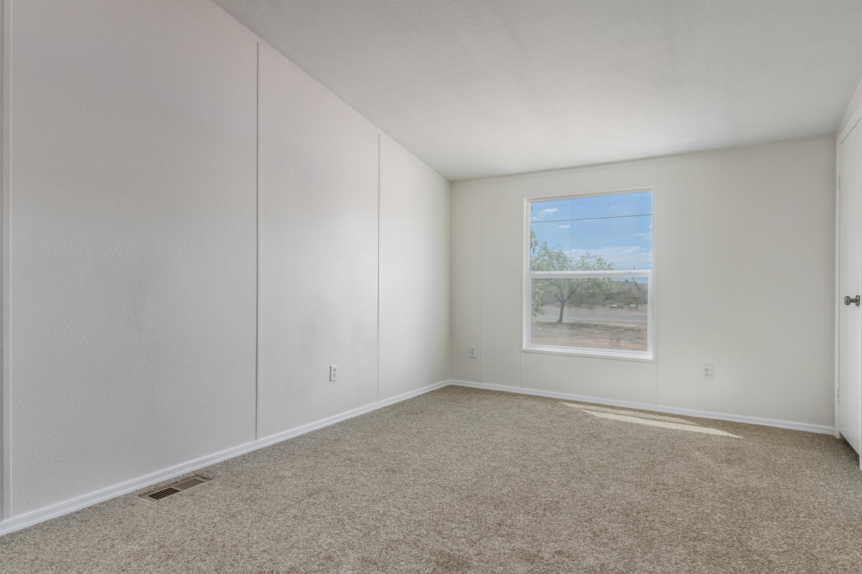 806 East Maddock Road Phoenix, AZ 85086 - Photo 14 of 42 0018-Maddock (19)