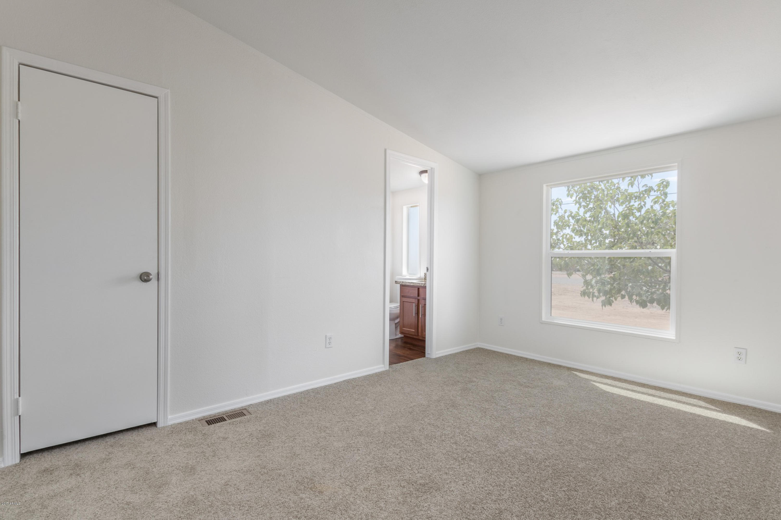806 East Maddock Road Phoenix, AZ 85086 - Photo 18 of 42 0023-Maddock (23)