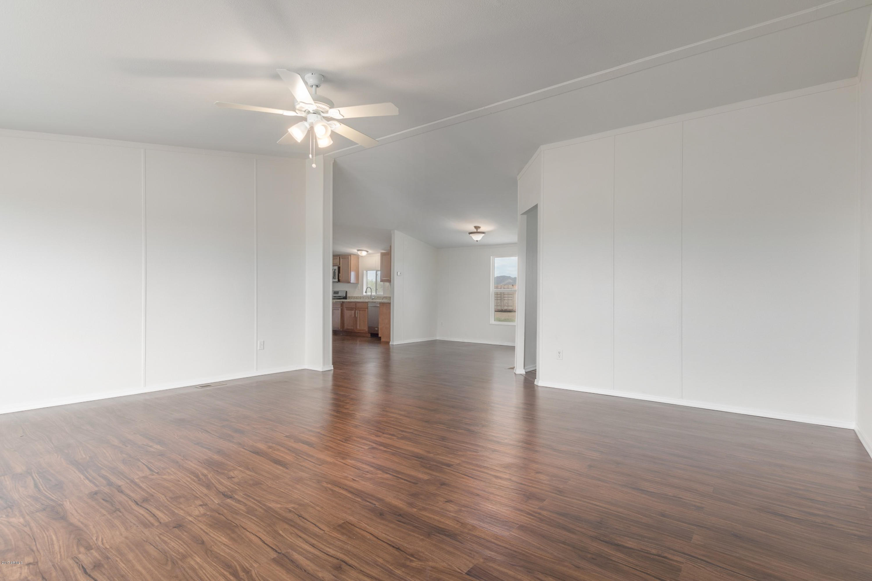 806 East Maddock Road Phoenix, AZ 85086 - Photo 4 of 42 0008-Maddock (9)