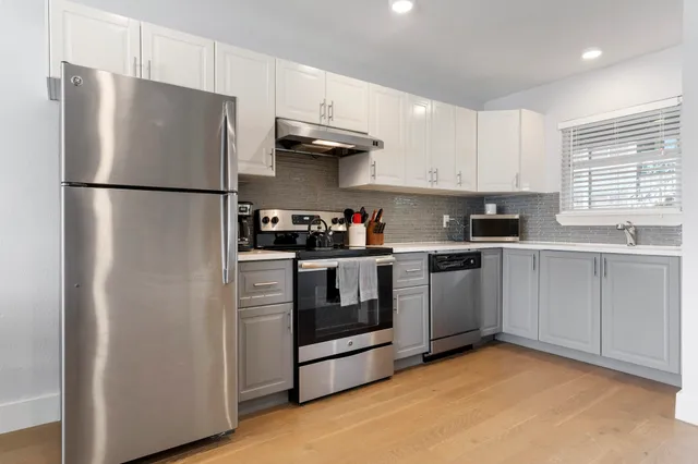 $2,500 | 909 Reinli Street, Unit 116, Austin, TX 78751