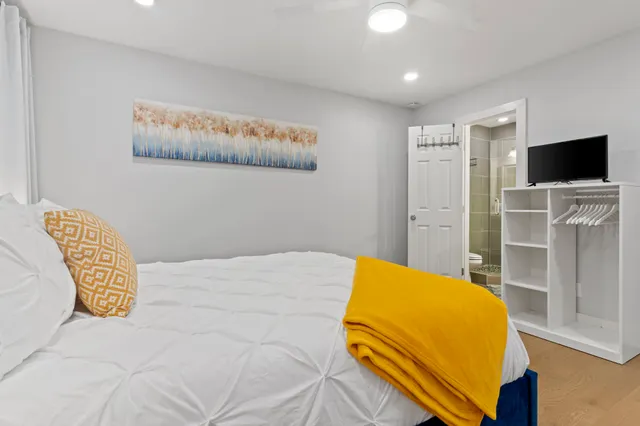 $2,500 | 909 Reinli Street, Unit 116, Austin, TX 78751