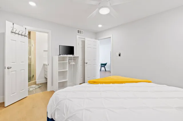 $2,500 | 909 Reinli Street, Unit 116, Austin, TX 78751