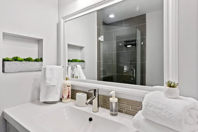 $2,500 | 909 Reinli Street, Unit 116, Austin, TX 78751