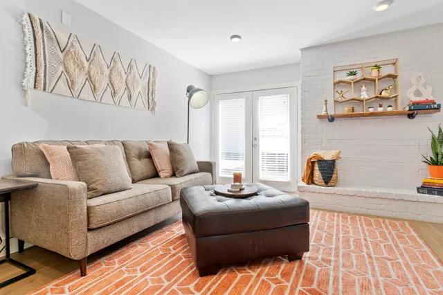 $2,500 | 909 Reinli Street, Unit 116, Austin, TX 78751