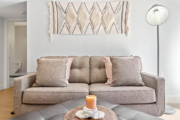 $2,000 | 909 Reinli Street, Unit 116, Austin, TX 78751