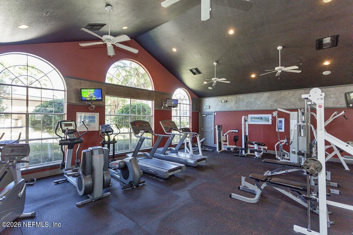 10961 Burnt Mill Road, Unit 333 Jacksonville, FL 32256 - Photo 18 of 21 a view of a room with gym equipment
