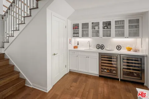 $4,998,000 | 837 North Bundy Drive, Los Angeles, CA 90049